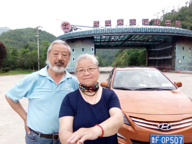路过福建土楼.jpg
