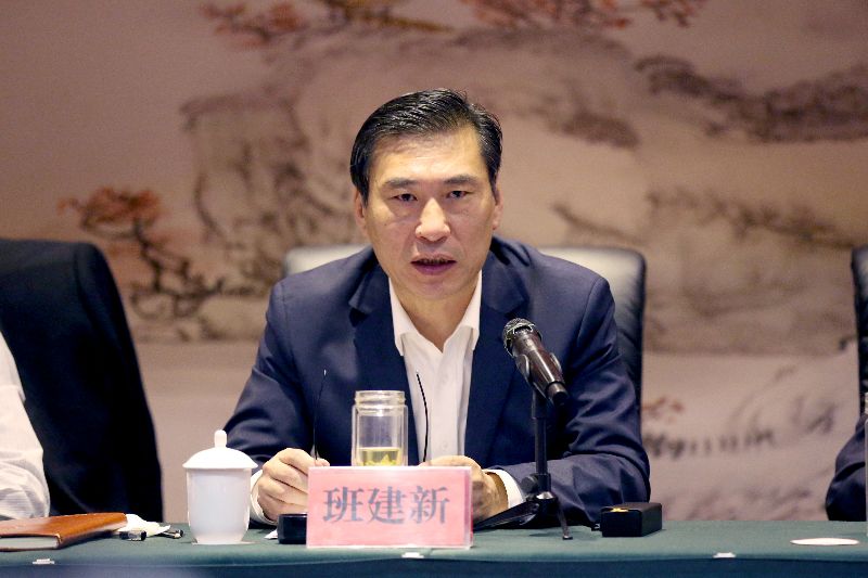济宁市体育局党组书记班建新讲话.JPG