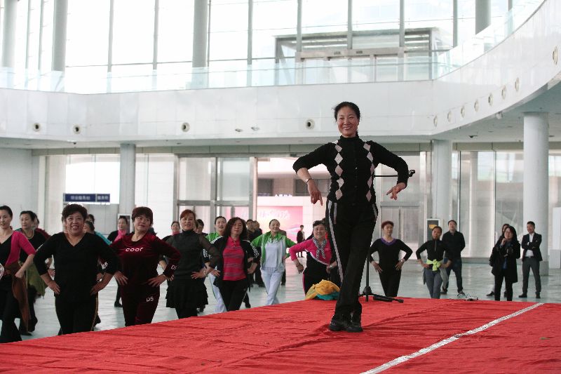 全省中老年人健身操舞教练员在曲阜培训3.jpg