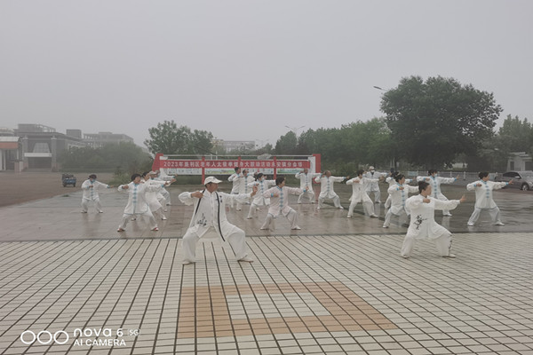 八段锦3_副本.jpg