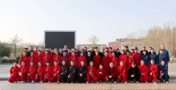 春满黄河畔 太极展风华——2025年东营市垦利区黄河广场太极联